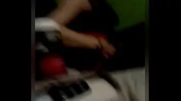 Redare Afișând-o pe cea mai bună prietenă a mea în timp ce el este chiar în cameră (găsește pe tabletă) asta a fost 2012)