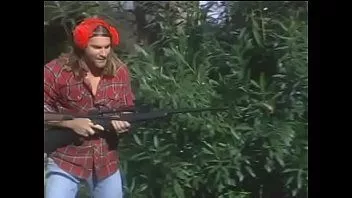 play Şanslı çıkmaz fahişe avı sırasında harika sarışın sürtük holly hollywood'u zincirlemeyi başardı