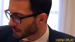 Играть Мускулистый латиноамериканец Гектор Де Сильва без презерватива трахает узкую дырку Энди Стара