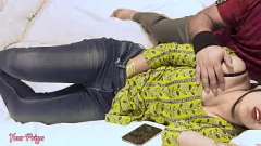Jouer L'orgasme intense de la demi-soeur Priya avec la visite surprise de son demi-frère