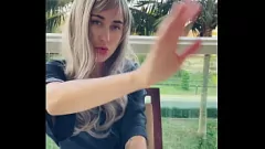 play Şehvetli MILF Sarışın Meyvelerle Kendini Zevk Ediyor
