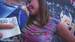 再生 蒸し暑い屋外でのブルネットのエージェント、エリサ・タイガーとの激しい公開後背位アクションを目撃してください。