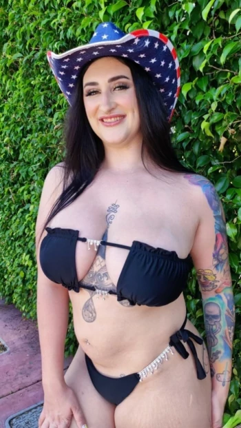 Porno Yıldızı Avalon Mira